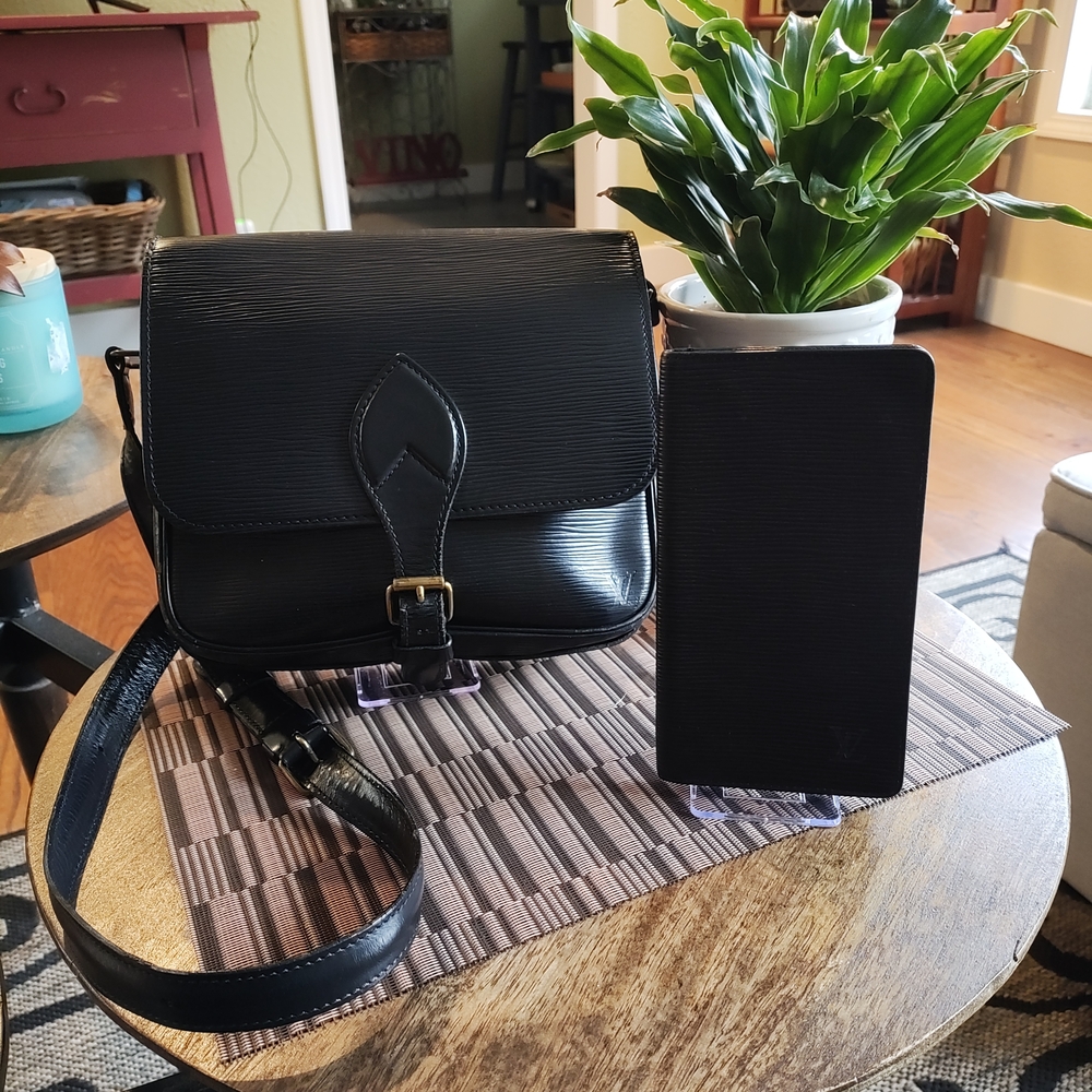 Authentic Louis Vuitton Epi Black Leather Shoulder Bag With Matching Wallet